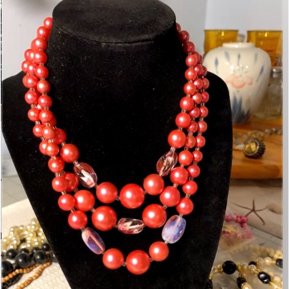 Vintage multi strand necklace lucite with glass excellent condition NWOT - Picture 10 of 14